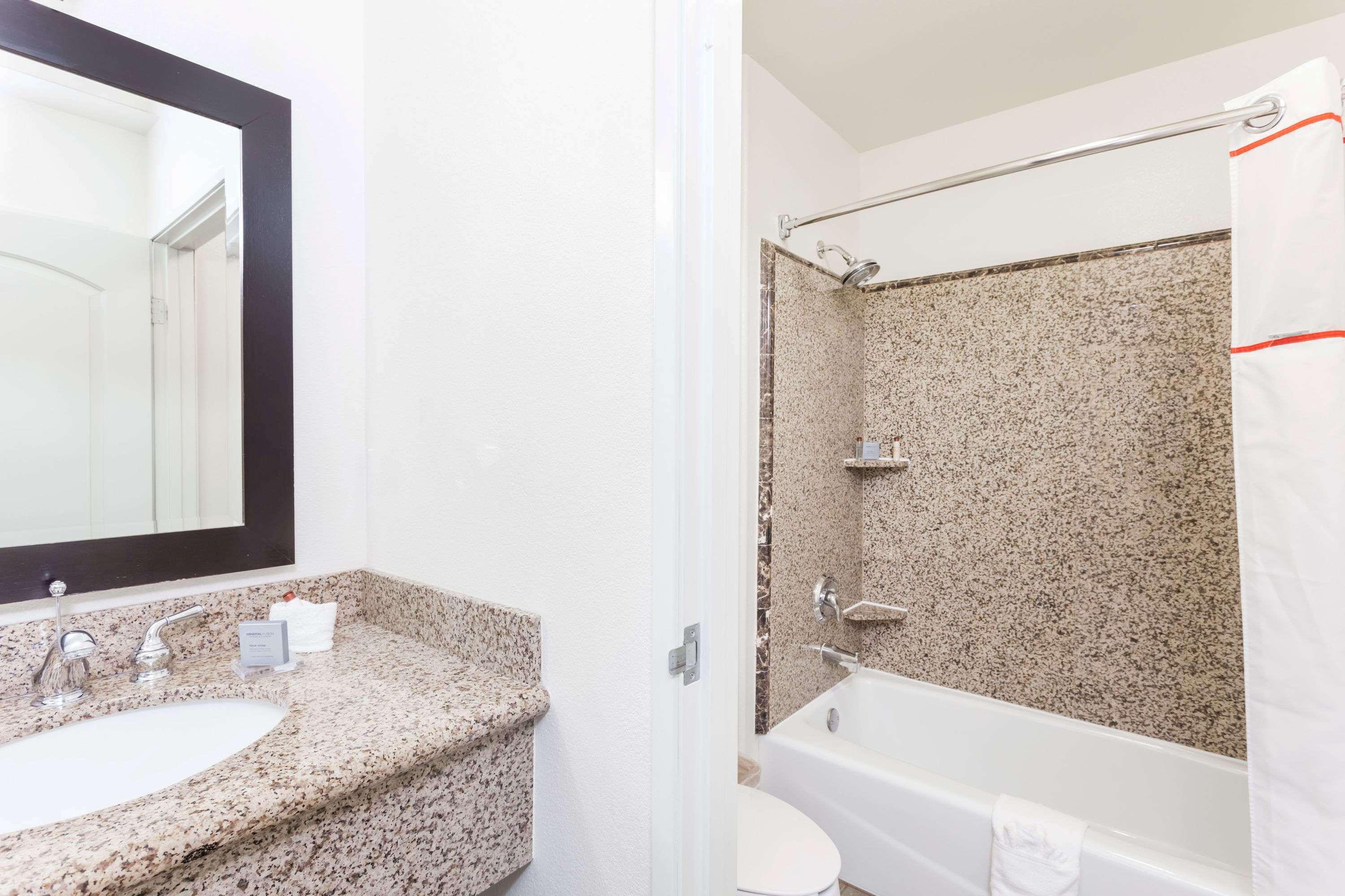 Hawthorn Suites Victorville Exteriör bild