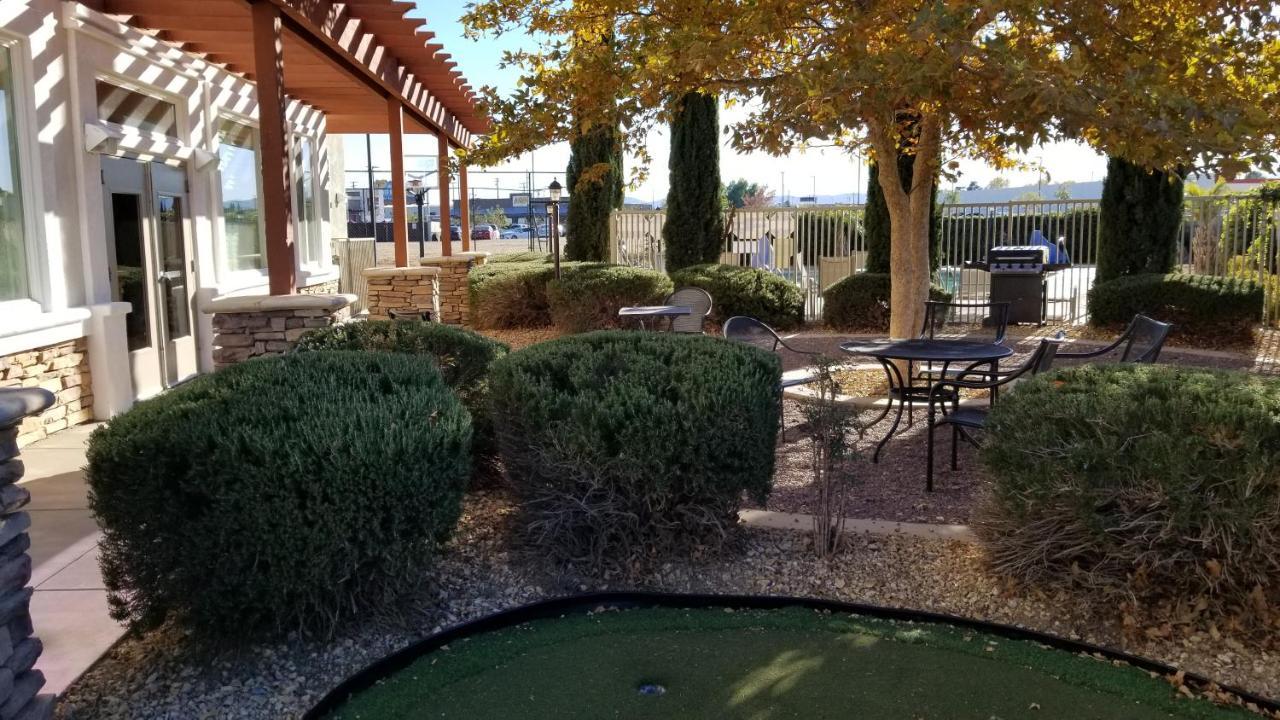 Hawthorn Suites Victorville Exteriör bild